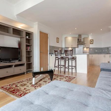 Large & Central 2Bd Flat - Tower Hill Londra Esterno foto