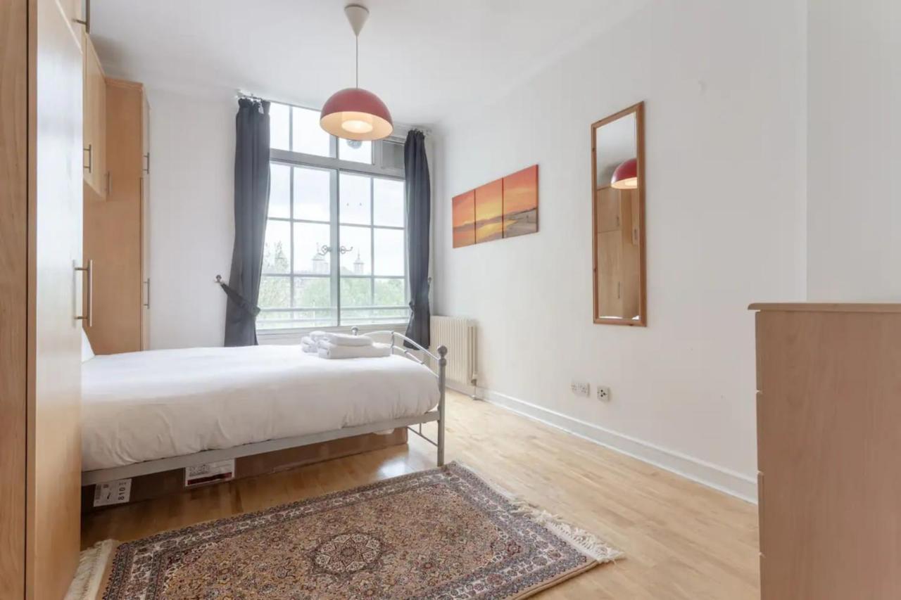 Large & Central 2Bd Flat - Tower Hill Londra Esterno foto